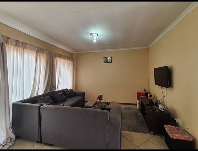 2 BEDROOM APARTMENT FOR SALE IN NOORDWYK